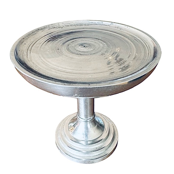 Silver-tone Aluminum Pilar Candle Holder Stand 6” (2 pcs) - Picture 4 of 9